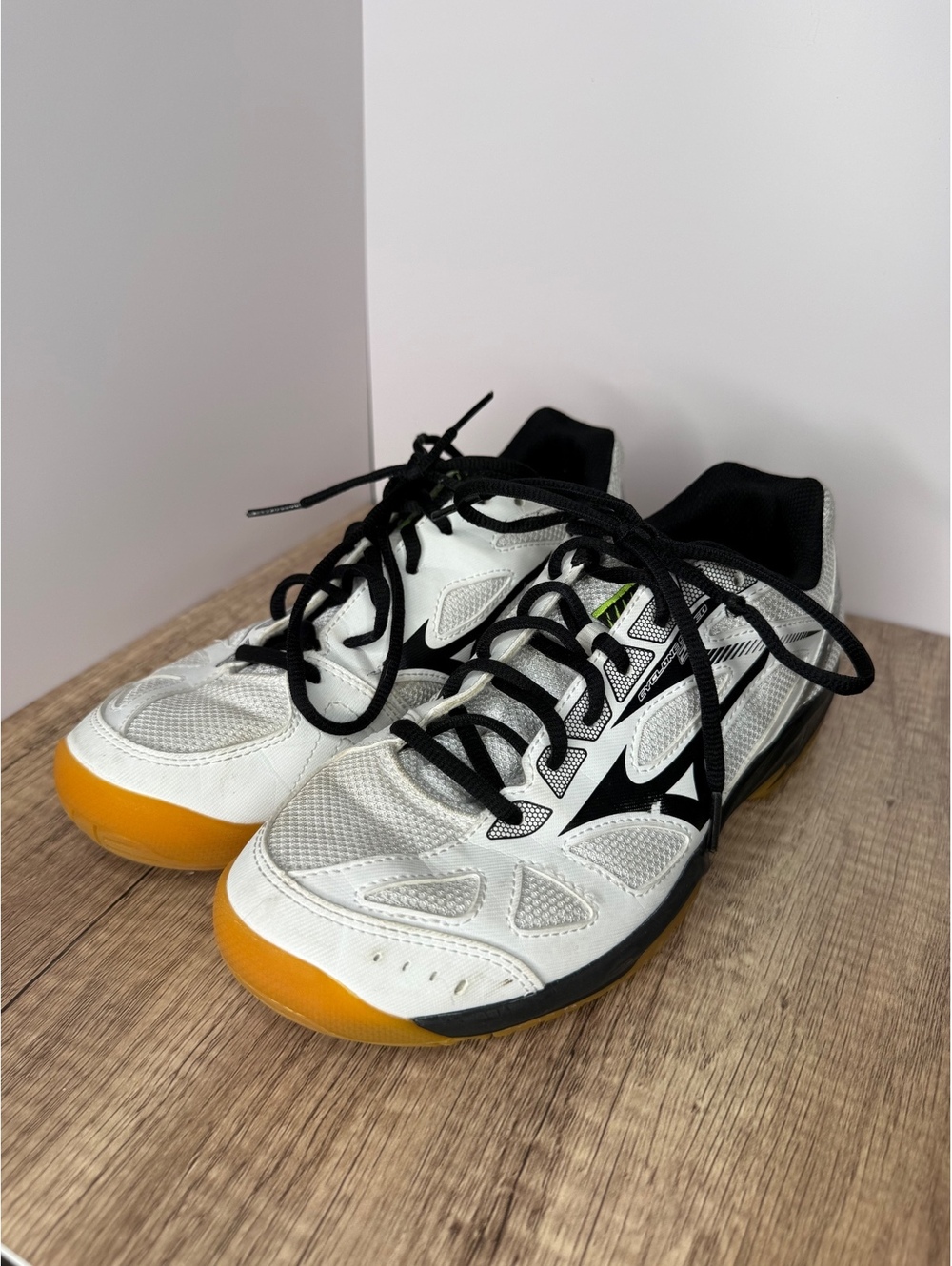 Mizuno Cyclone Speed 2 Volleyball Shoes Women 8.5 White Black V1GC198009
